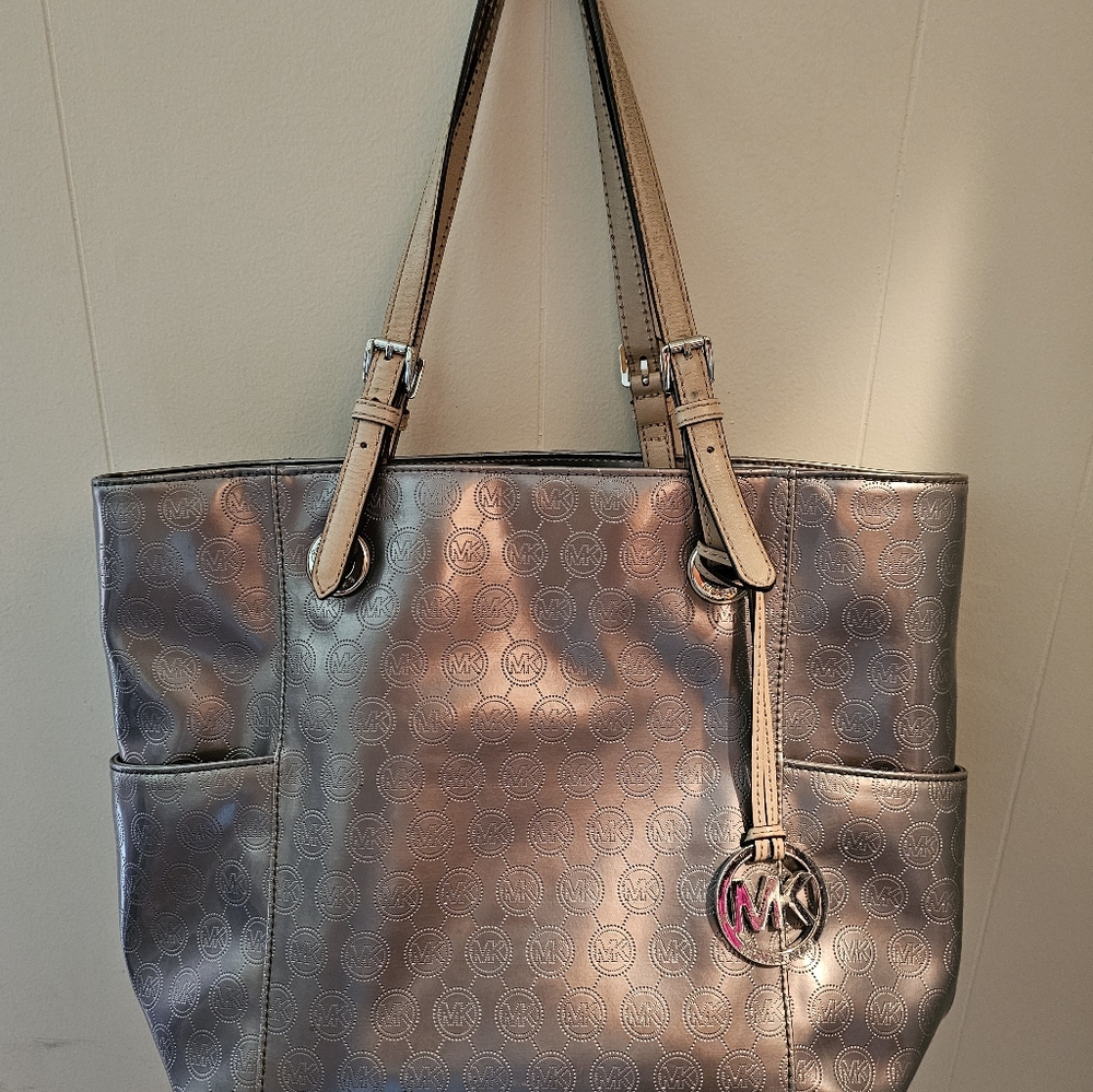 Purse - Picture 2 of 8